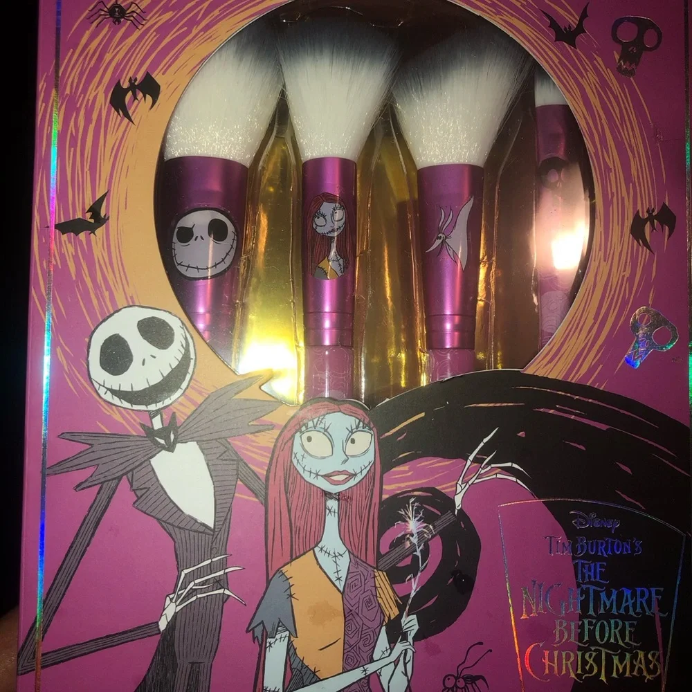 🖤 Disney The Nightmare Before Christmas Pink Makeup Brush Set